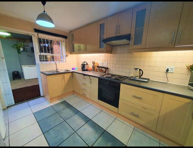 3 BEDROOM HOUSE FOR SALE IN RUYTERWACHT